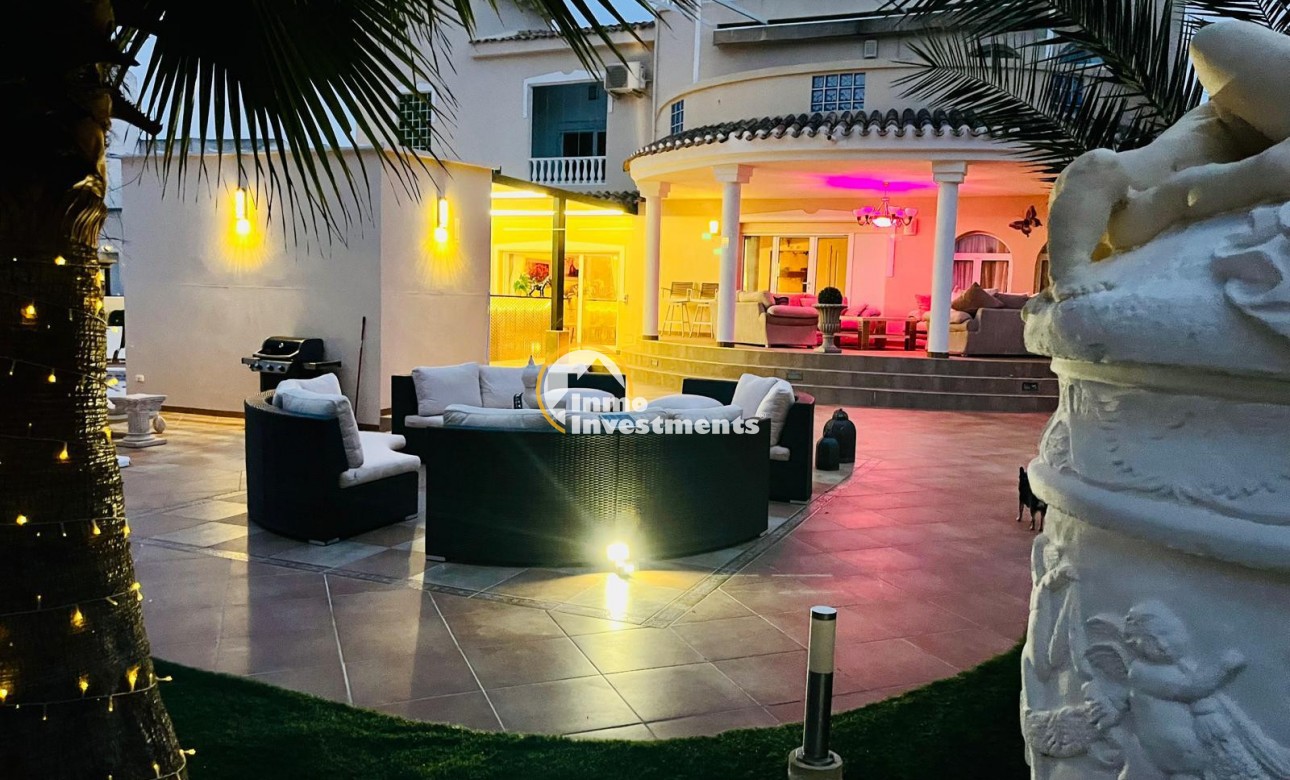 Resale - Villa - San Miguel de Salinas - Las Communicaciones