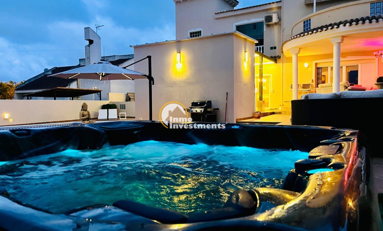 Resale - Villa - San Miguel de Salinas - Las Communicaciones