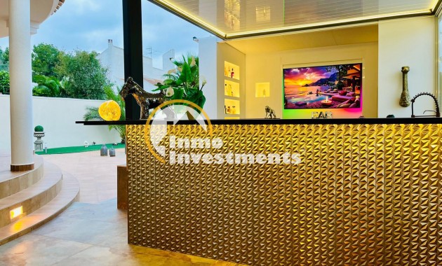 Resale - Villa - San Miguel de Salinas - Las Communicaciones