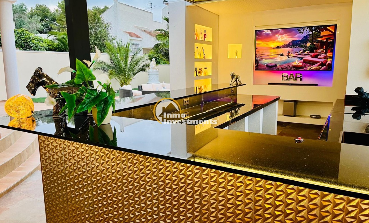 Resale - Villa - San Miguel de Salinas - Las Communicaciones