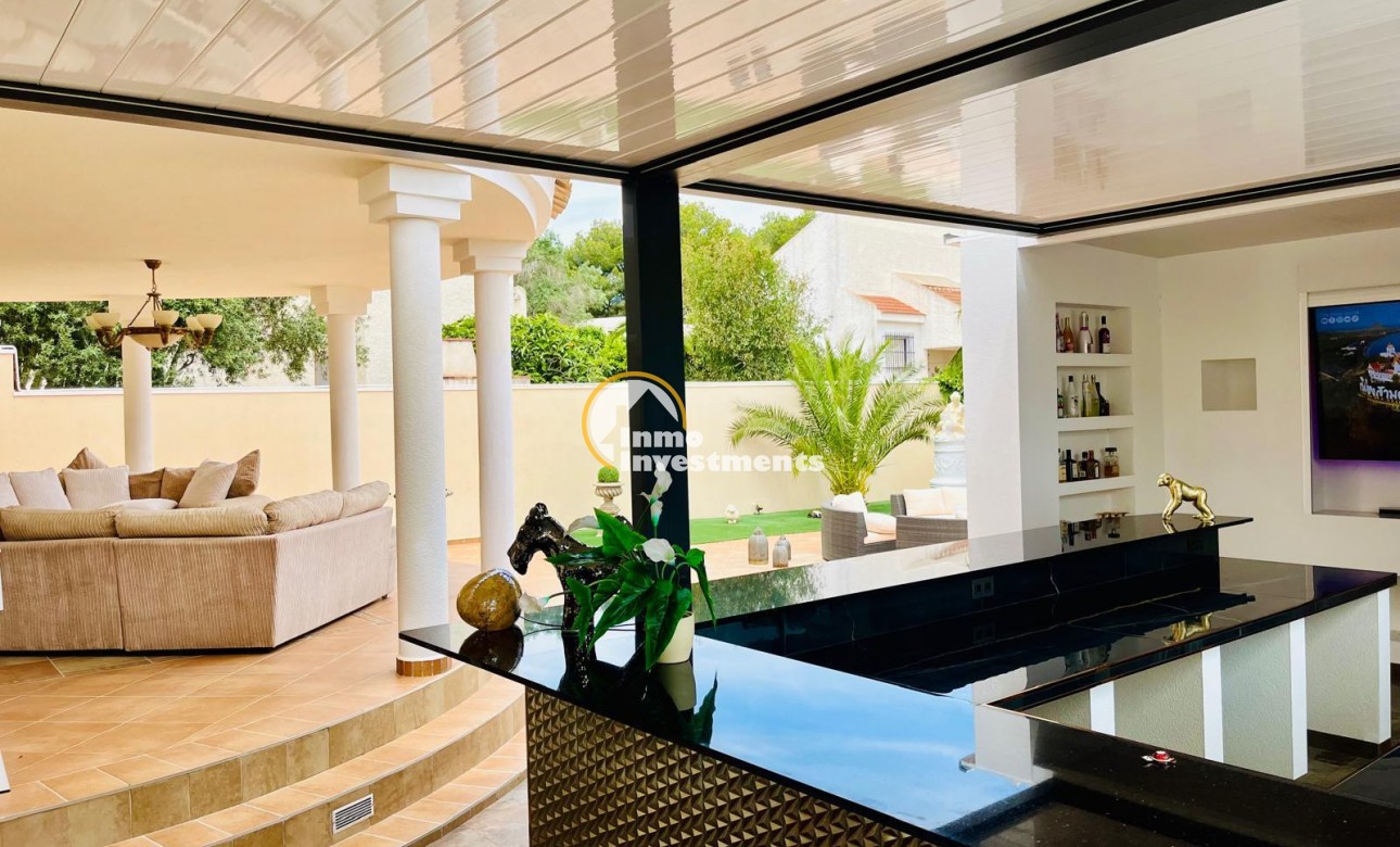 Resale - Villa - San Miguel de Salinas - Las Communicaciones