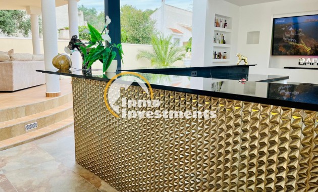 Resale - Villa - San Miguel de Salinas - Las Communicaciones