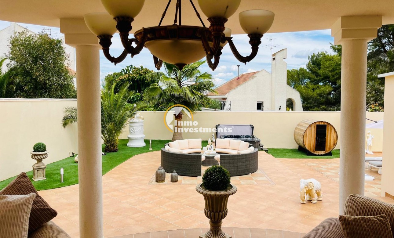 Resale - Villa - San Miguel de Salinas - Las Communicaciones