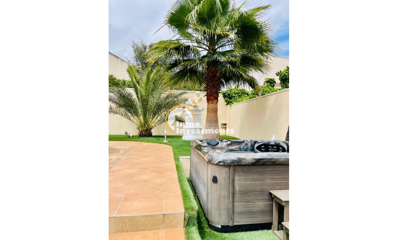 Resale - Villa - San Miguel de Salinas - Las Communicaciones