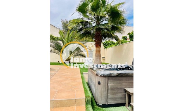 Resale - Villa - San Miguel de Salinas - Las Communicaciones