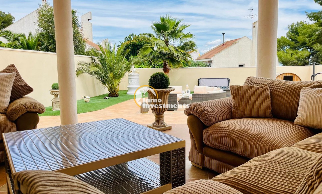 Resale - Villa - San Miguel de Salinas - Las Communicaciones