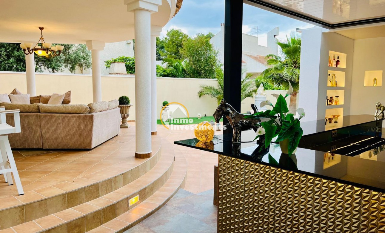 Resale - Villa - San Miguel de Salinas - Las Communicaciones