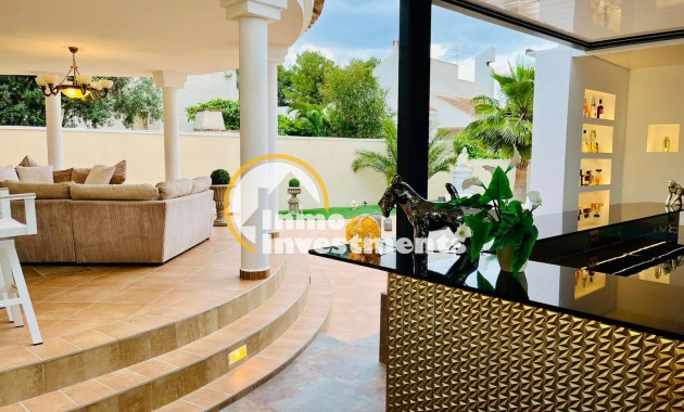 Resale - Villa - San Miguel de Salinas - Las Communicaciones