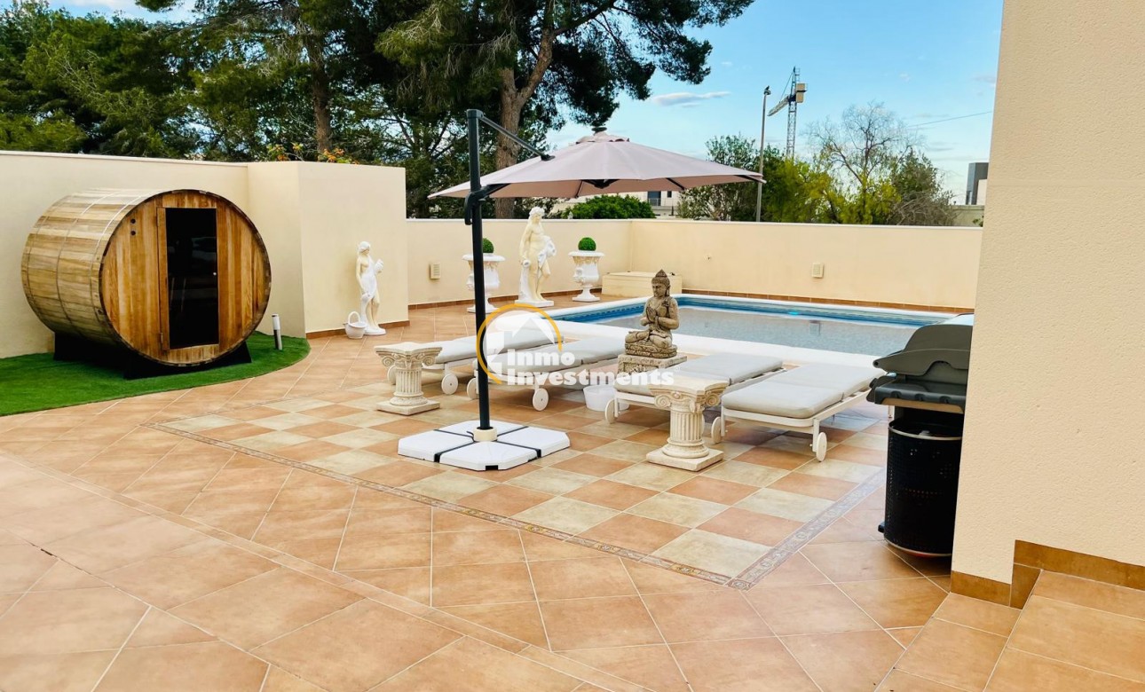 Resale - Villa - San Miguel de Salinas - Las Communicaciones