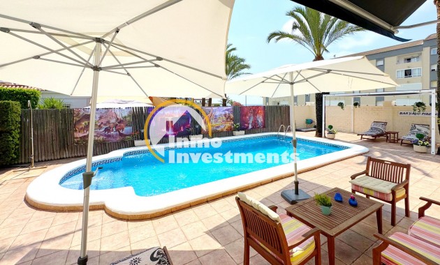 Reventa - Chalet independiente - Torrevieja