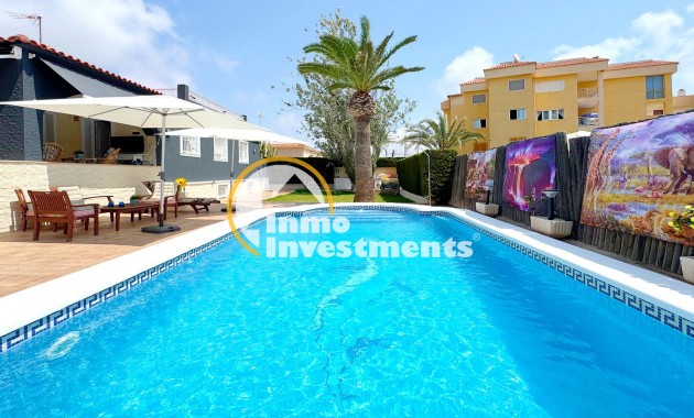 Reventa - Chalet independiente - Torrevieja