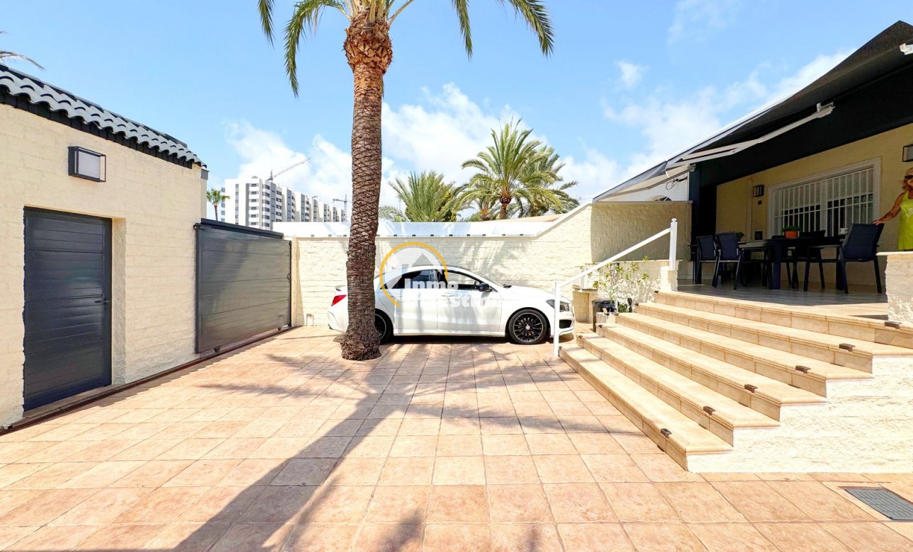 Reventa - Chalet independiente - Torrevieja