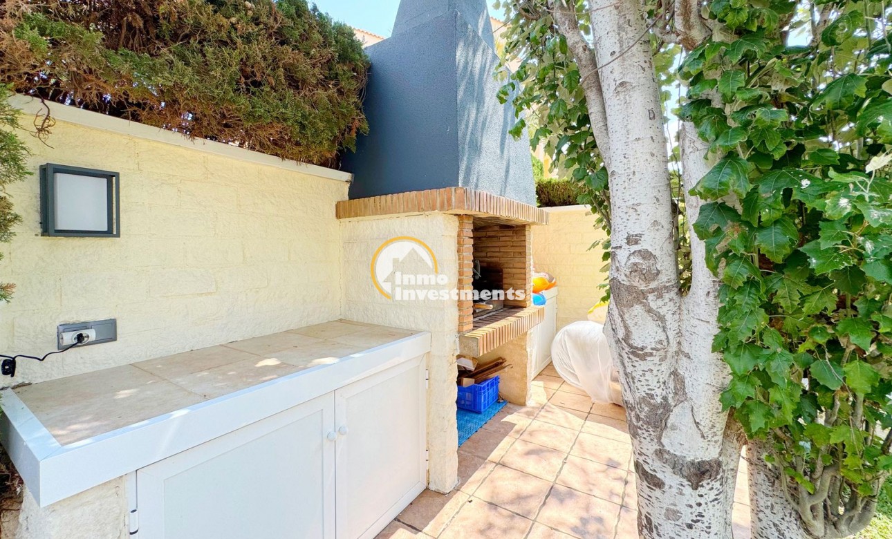 Reventa - Chalet independiente - Torrevieja