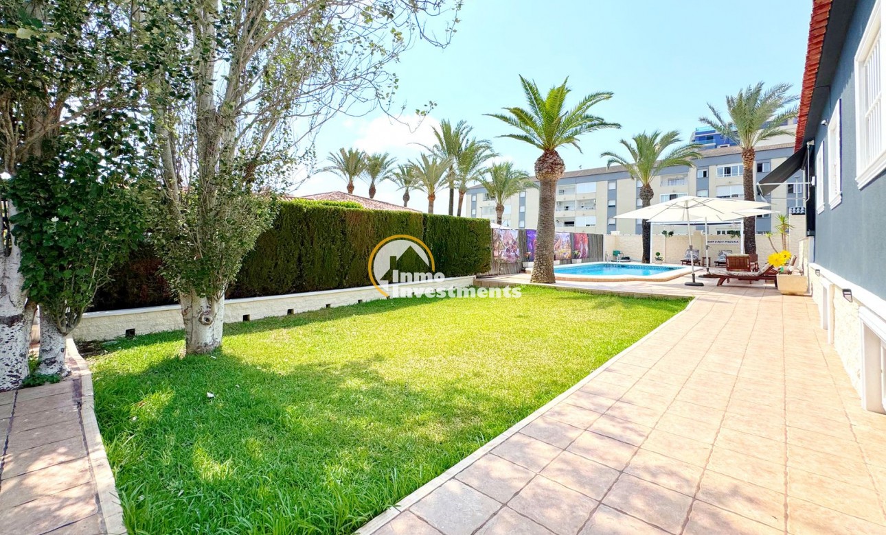 Reventa - Chalet independiente - Torrevieja