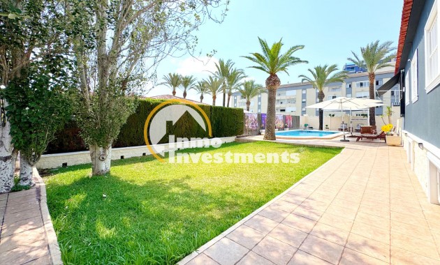 Reventa - Chalet independiente - Torrevieja