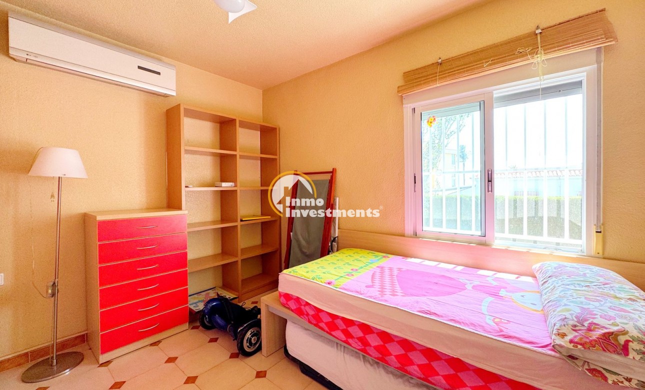 Reventa - Chalet independiente - Torrevieja