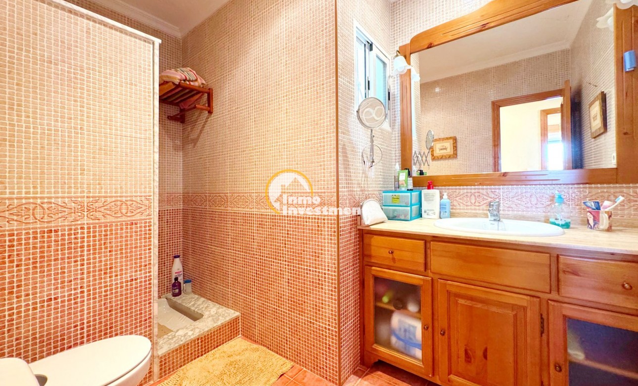 Reventa - Chalet independiente - Torrevieja