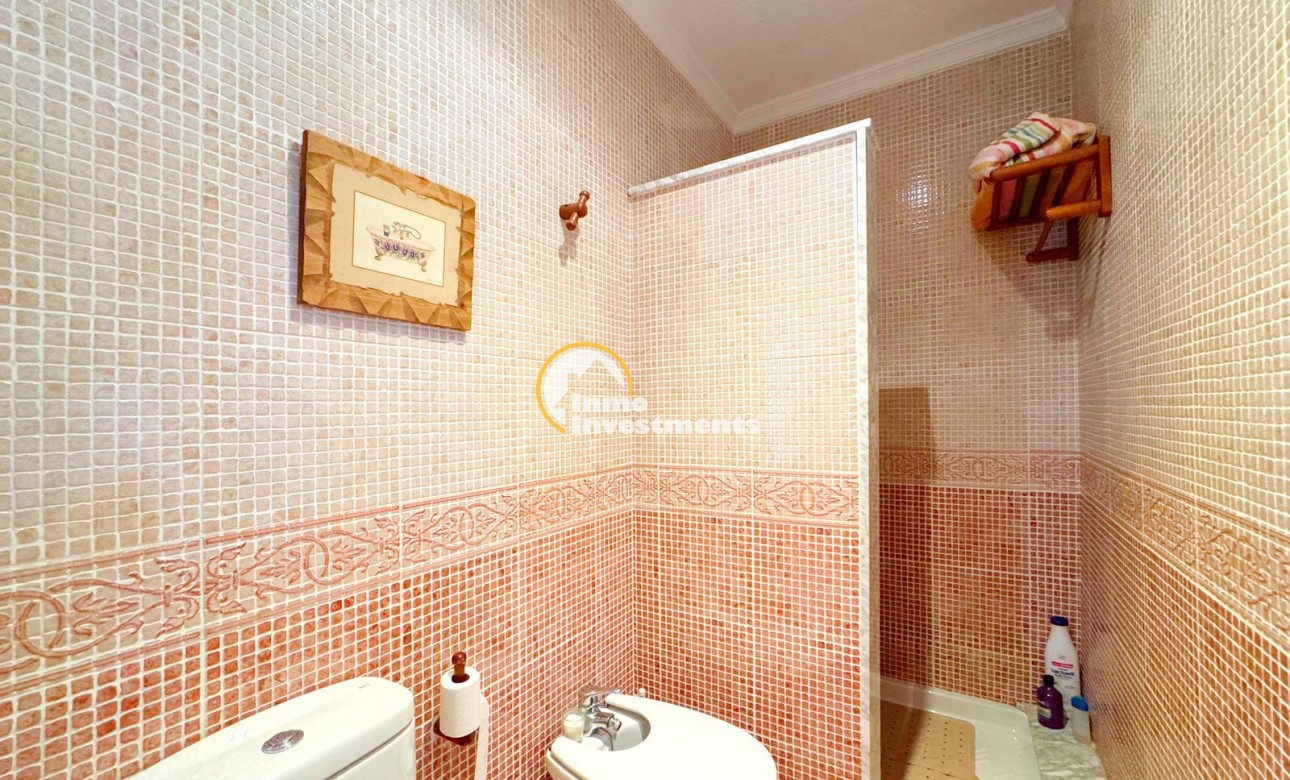 Reventa - Chalet independiente - Torrevieja