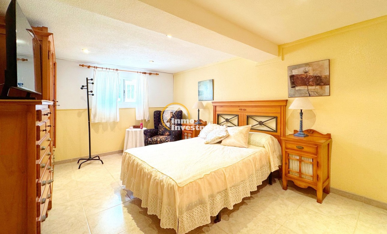 Reventa - Chalet independiente - Torrevieja