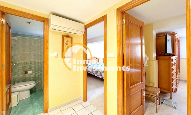 Reventa - Chalet independiente - Torrevieja