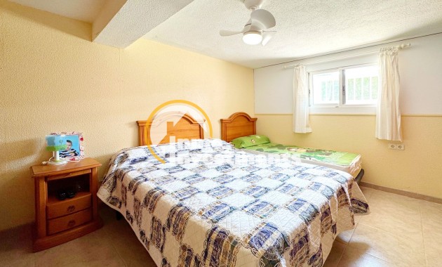 Reventa - Chalet independiente - Torrevieja