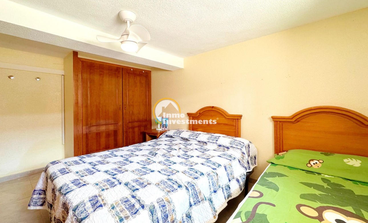 Reventa - Chalet independiente - Torrevieja