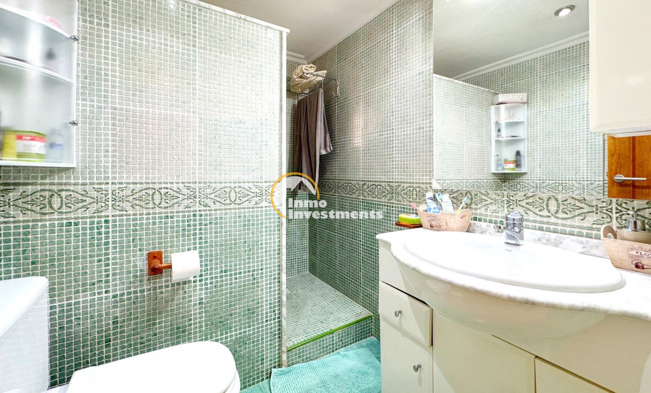 Reventa - Chalet independiente - Torrevieja