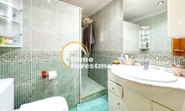 Reventa - Chalet independiente - Torrevieja