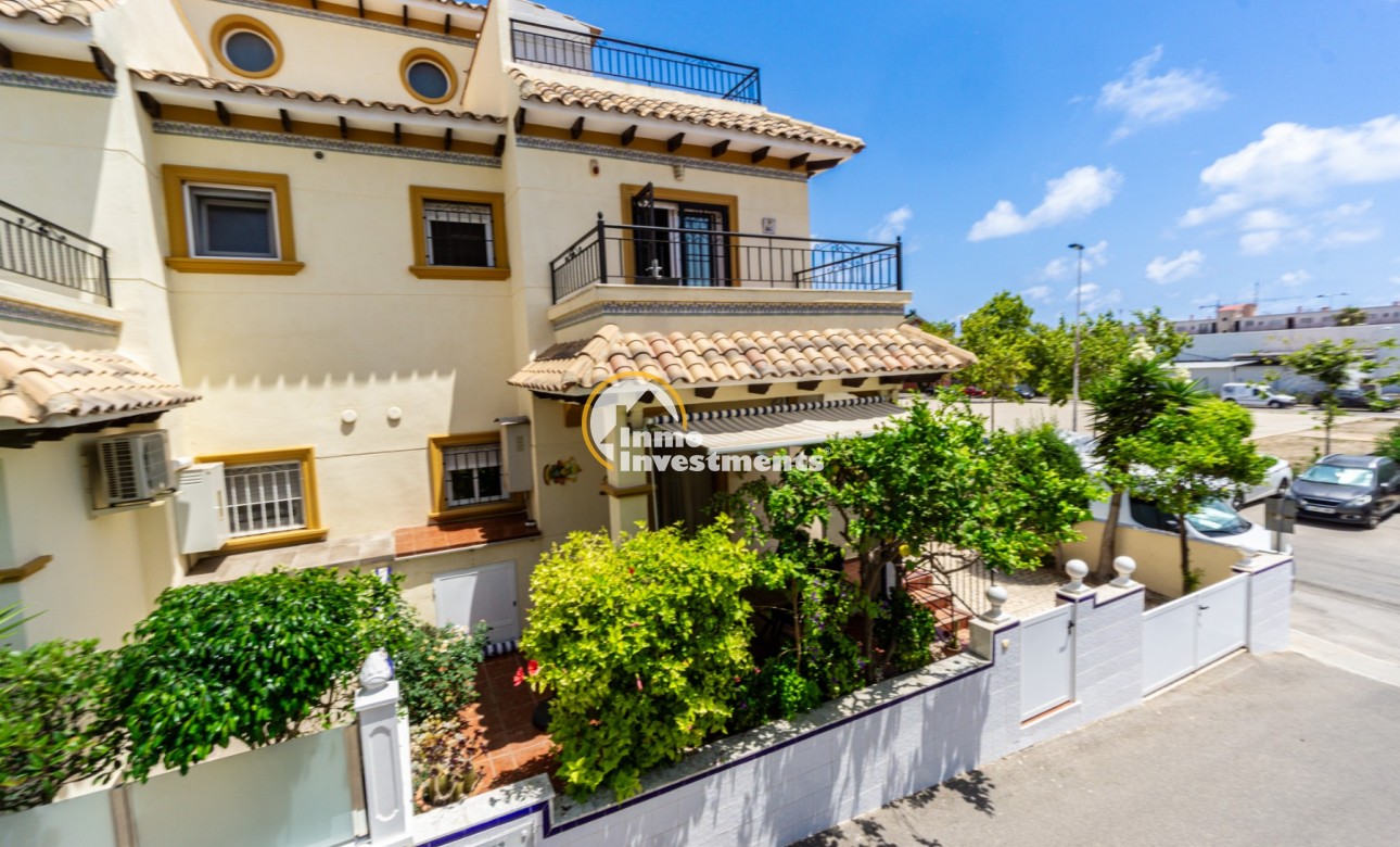 Bestaande bouw - Half vrijstaande villa - Punta Prima - La Campana