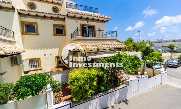 Bestaande bouw - Half vrijstaande villa - Punta Prima - La Campana