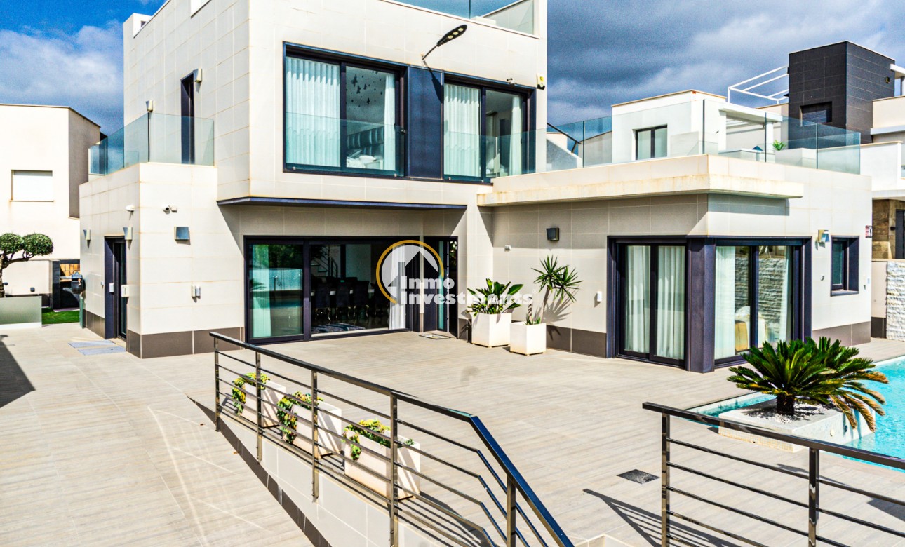 Resale - Villa - San Miguel de Salinas - Las Communicaciones