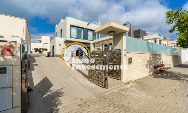 Resale - Villa - San Miguel de Salinas - Las Communicaciones