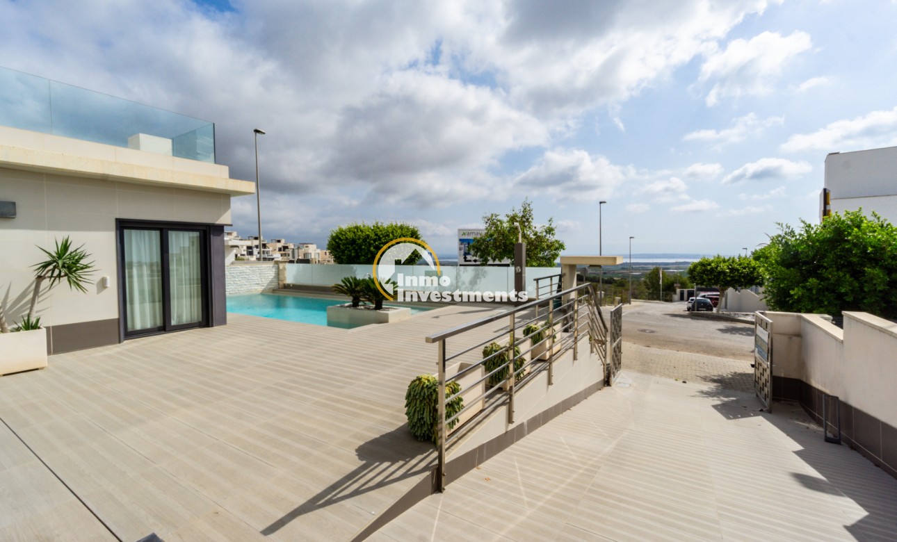 Resale - Villa - San Miguel de Salinas - Las Communicaciones