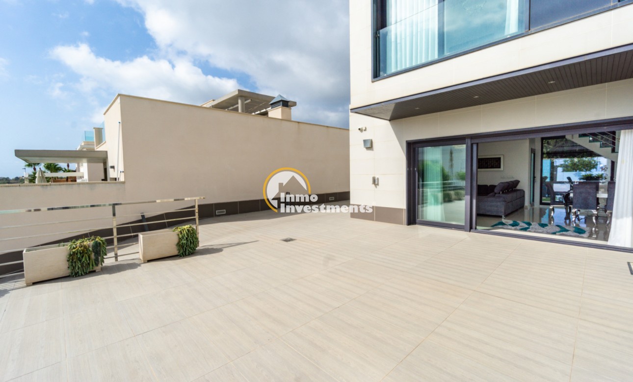 Resale - Villa - San Miguel de Salinas - Las Communicaciones