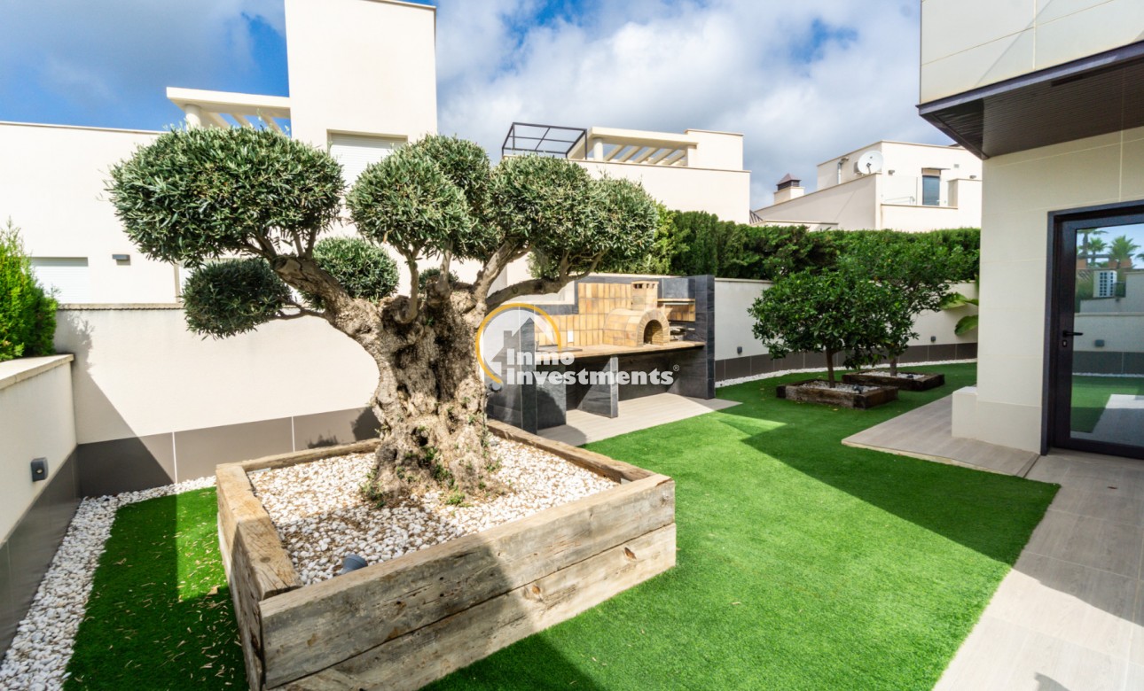 Resale - Villa - San Miguel de Salinas - Las Communicaciones