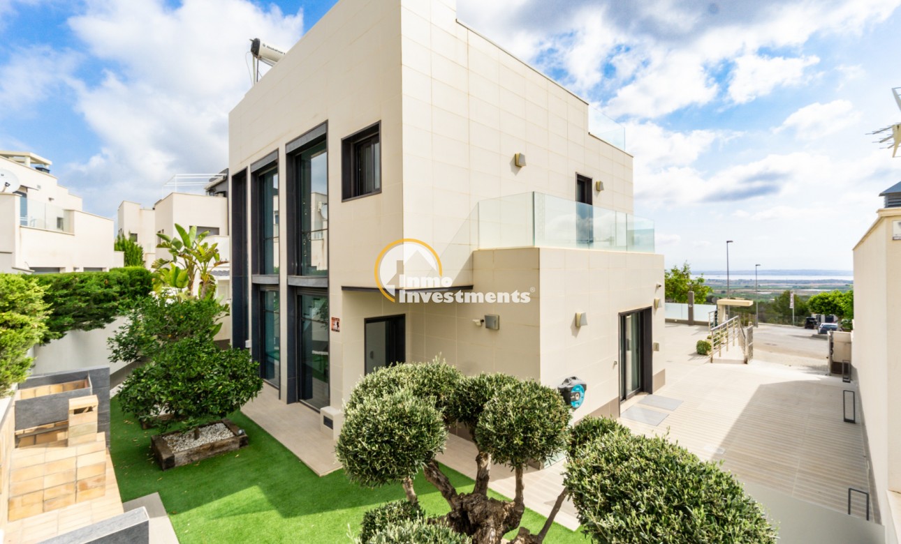 Resale - Villa - San Miguel de Salinas - Las Communicaciones