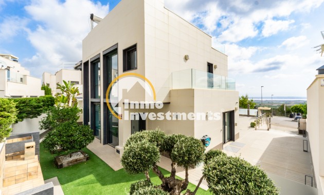 Resale - Villa - San Miguel de Salinas - Las Communicaciones