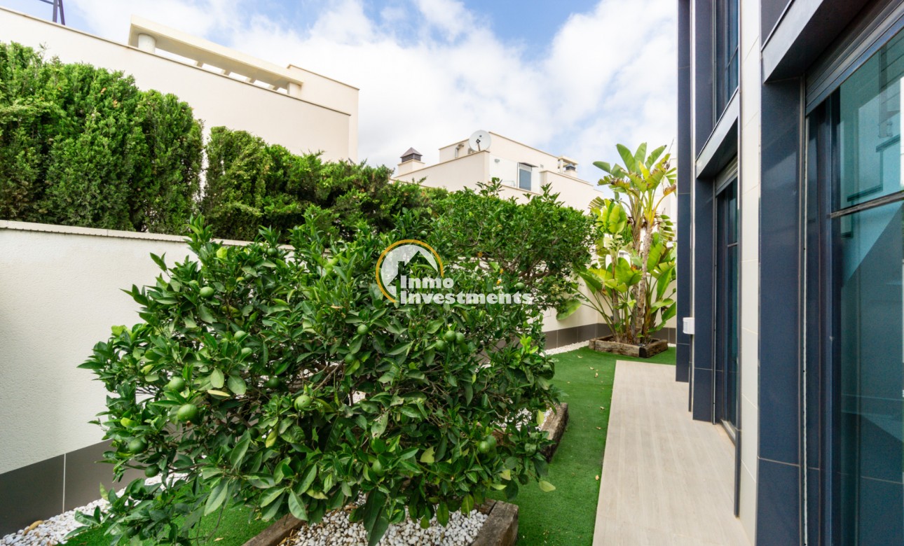 Resale - Villa - San Miguel de Salinas - Las Communicaciones