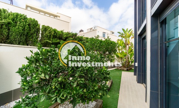 Resale - Villa - San Miguel de Salinas - Las Communicaciones