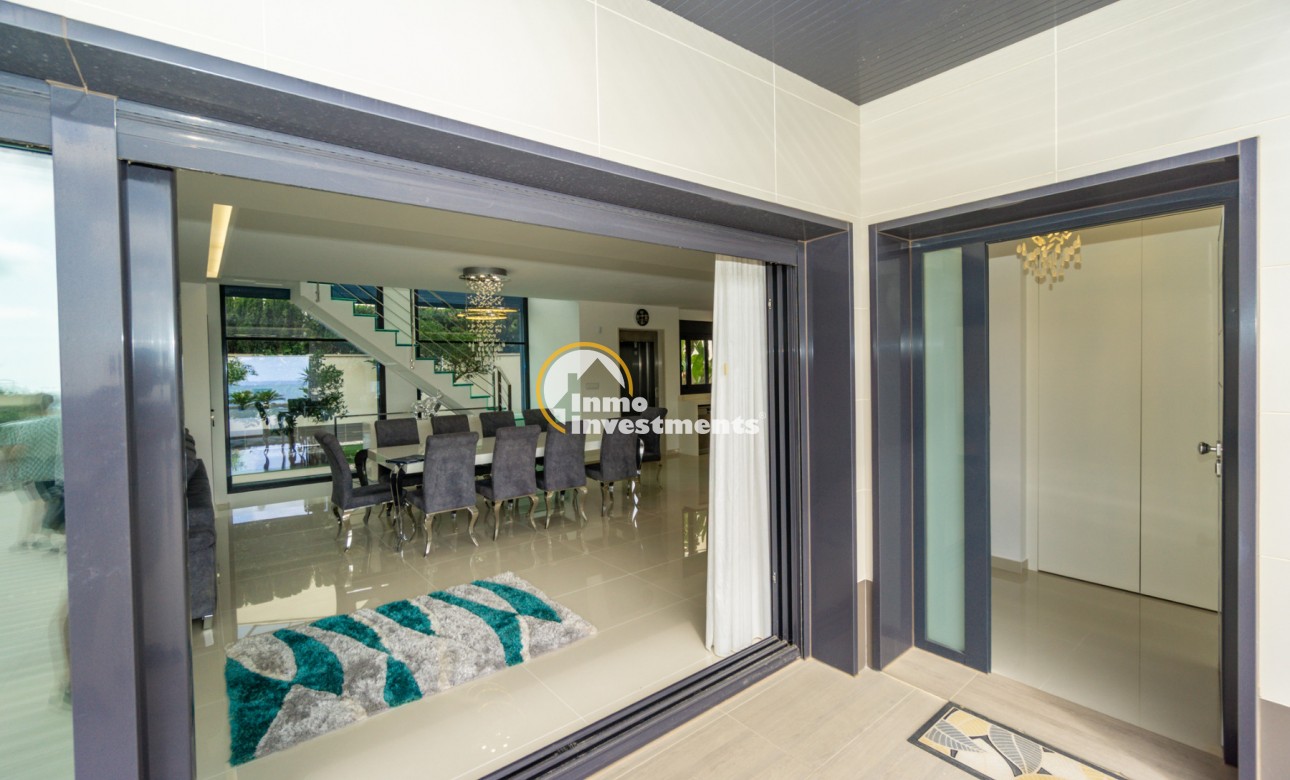 Resale - Villa - San Miguel de Salinas - Las Communicaciones