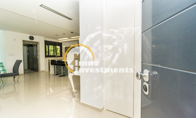 Resale - Villa - San Miguel de Salinas - Las Communicaciones