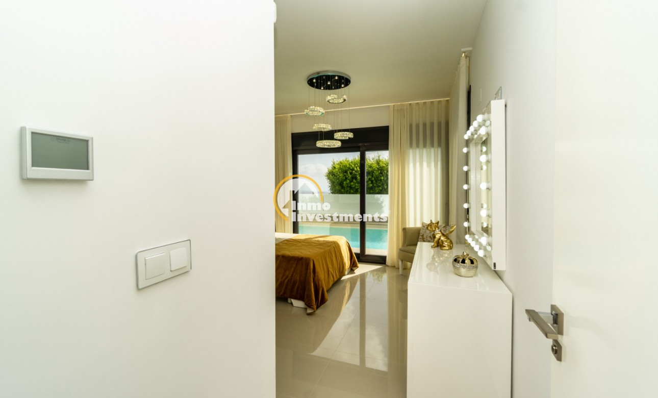 Resale - Villa - San Miguel de Salinas - Las Communicaciones