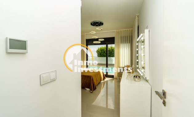 Resale - Villa - San Miguel de Salinas - Las Communicaciones