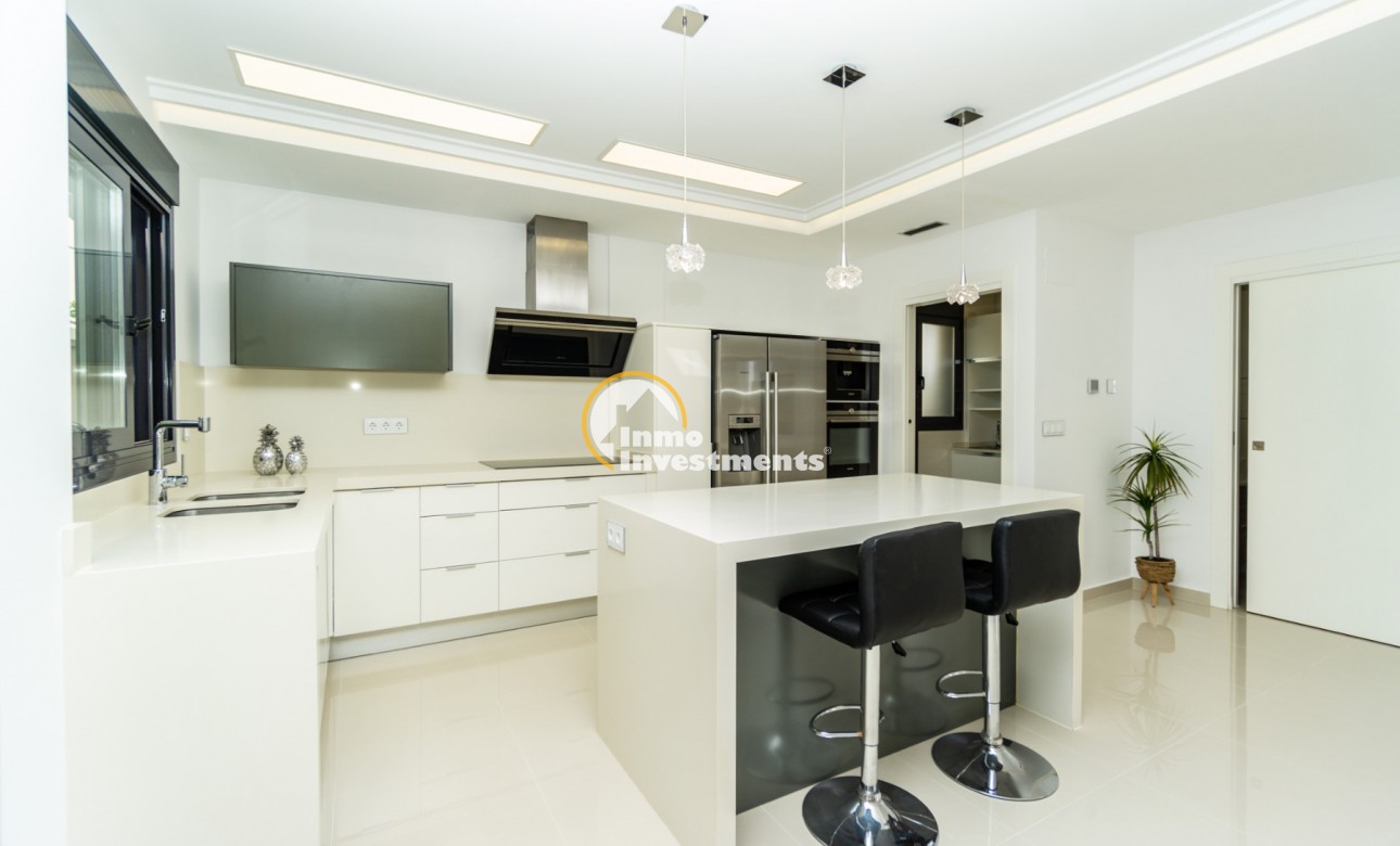 Resale - Villa - San Miguel de Salinas - Las Communicaciones