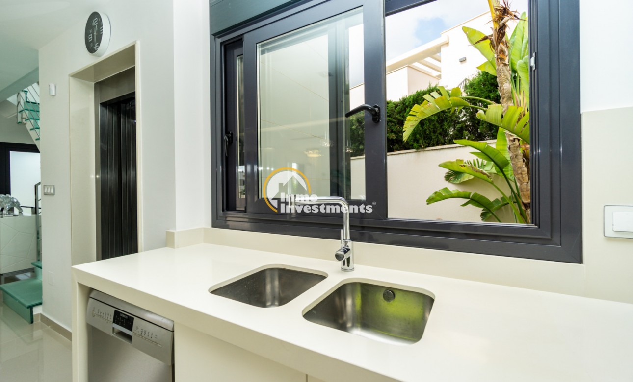 Resale - Villa - San Miguel de Salinas - Las Communicaciones