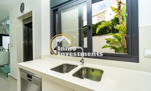 Resale - Villa - San Miguel de Salinas - Las Communicaciones