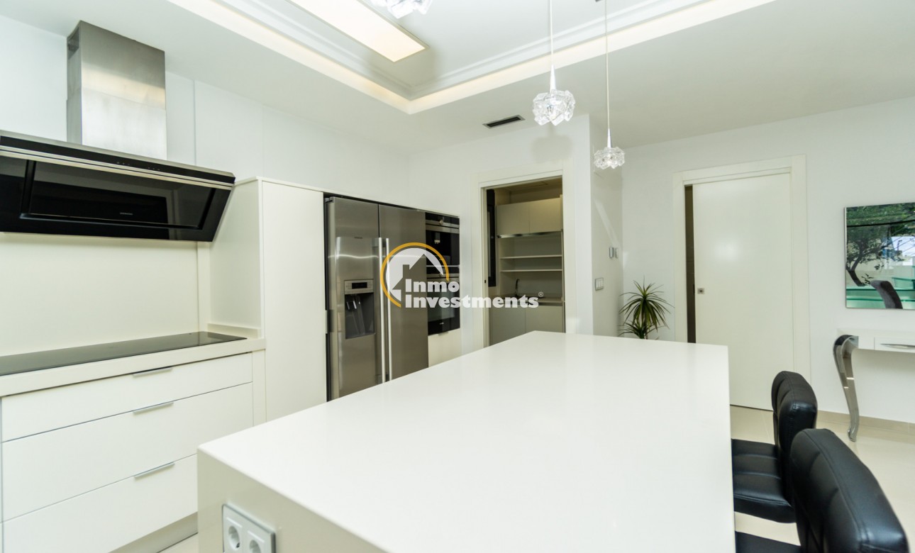 Resale - Villa - San Miguel de Salinas - Las Communicaciones