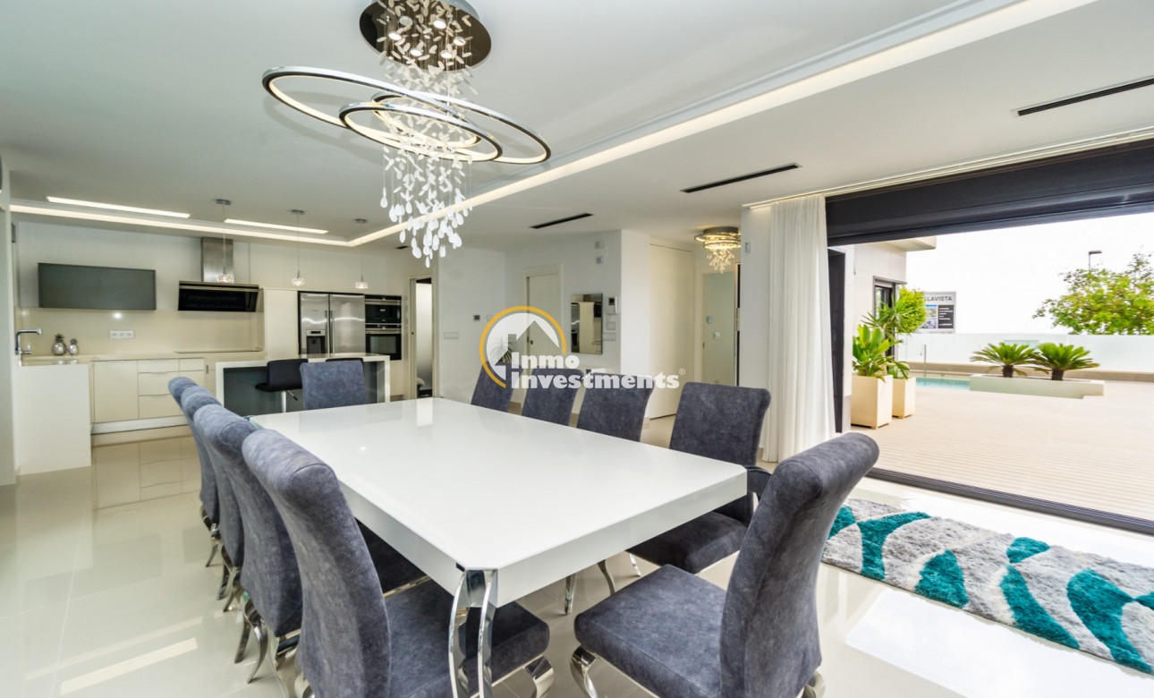 Resale - Villa - San Miguel de Salinas - Las Communicaciones