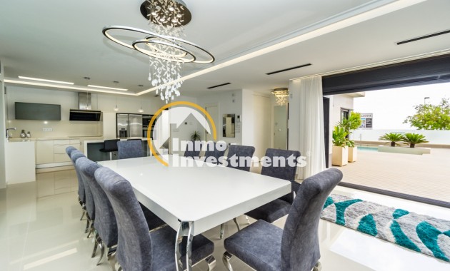 Resale - Villa - San Miguel de Salinas - Las Communicaciones