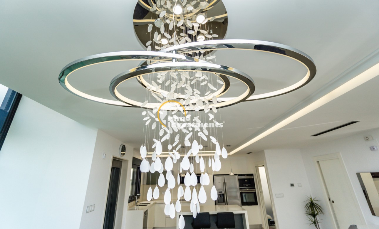 Resale - Villa - San Miguel de Salinas - Las Communicaciones